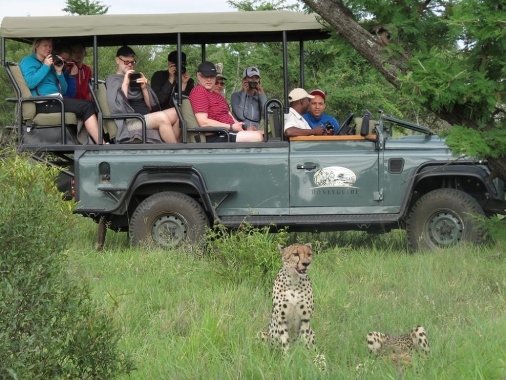 Honeyguide Tented Safari Camp - Khoka Moya Резерват Манйелети Екстериор снимка